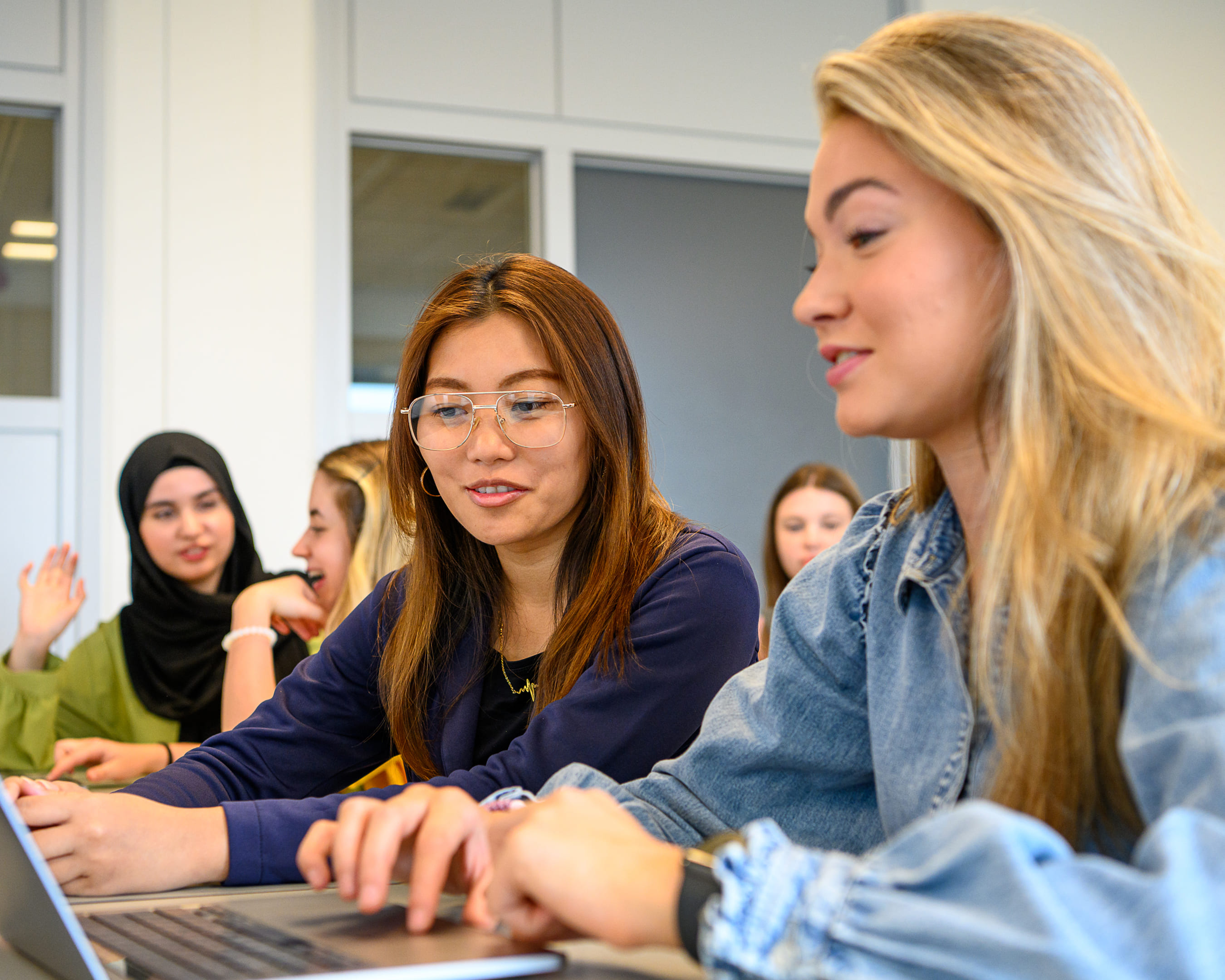 Fontys Accountancy studenten aan het werk