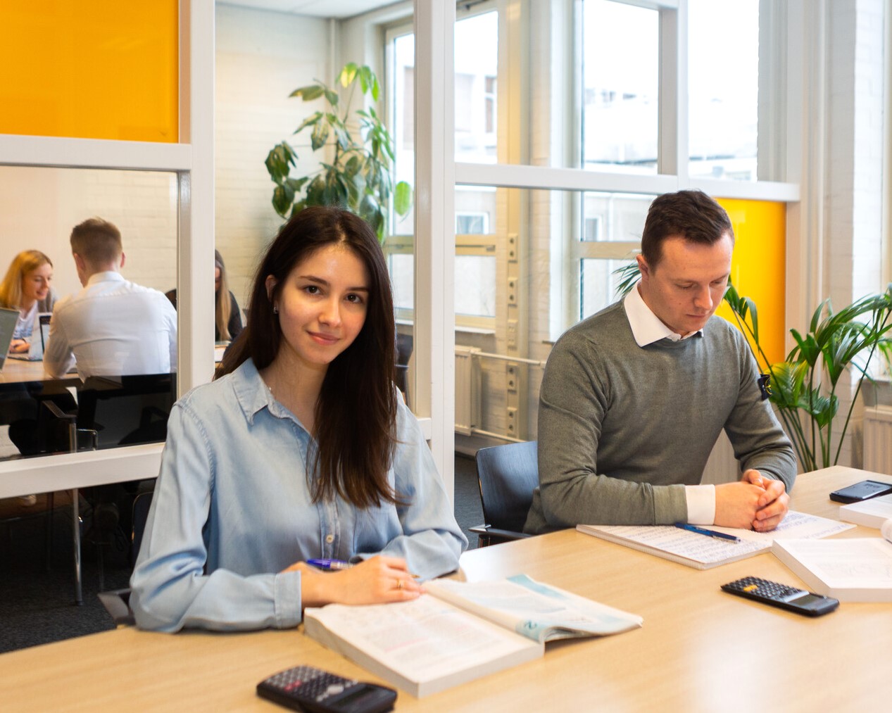 Fontys Finance & Control studenten aan het werk