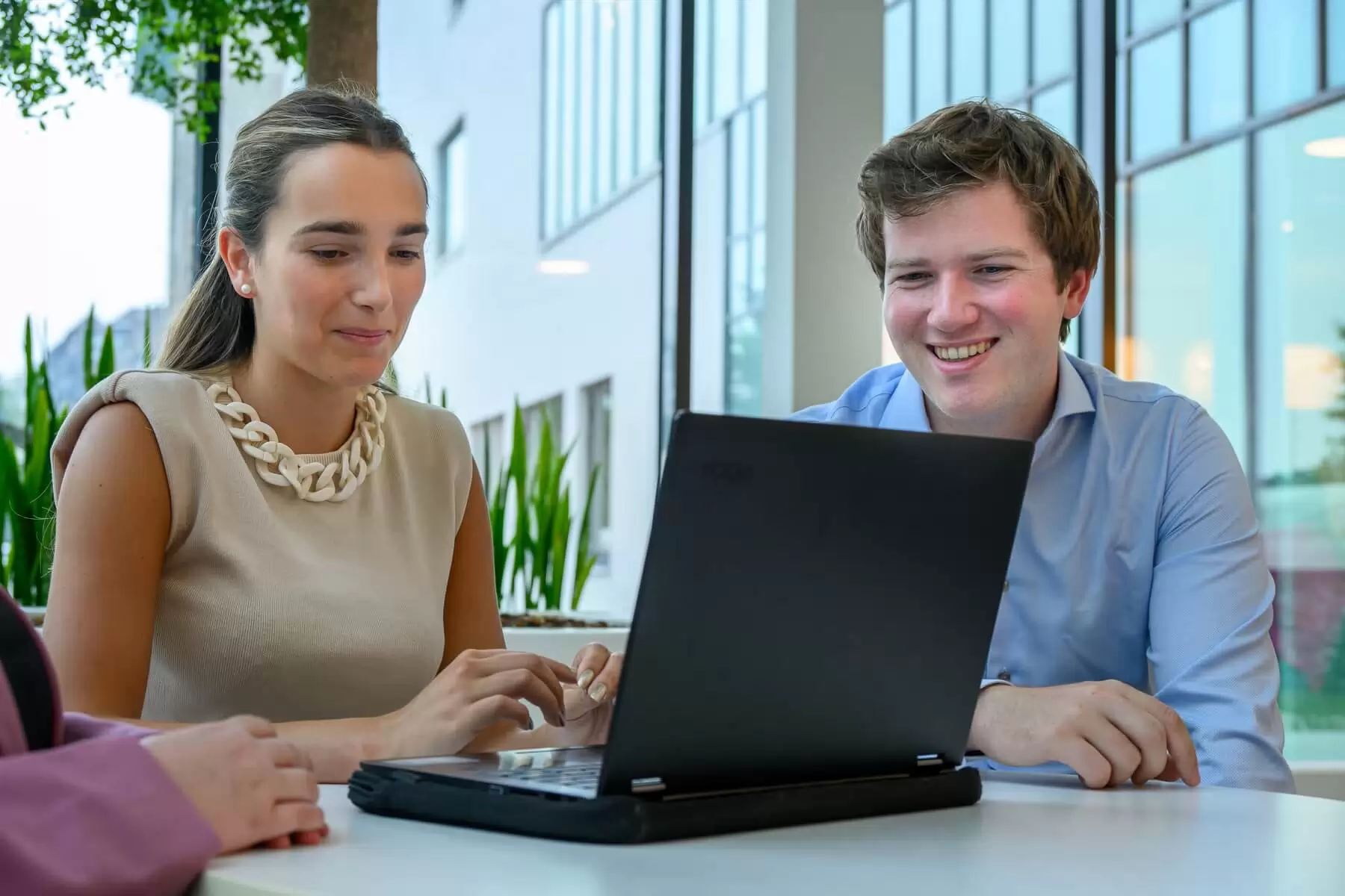 Studenten samen aan het werk