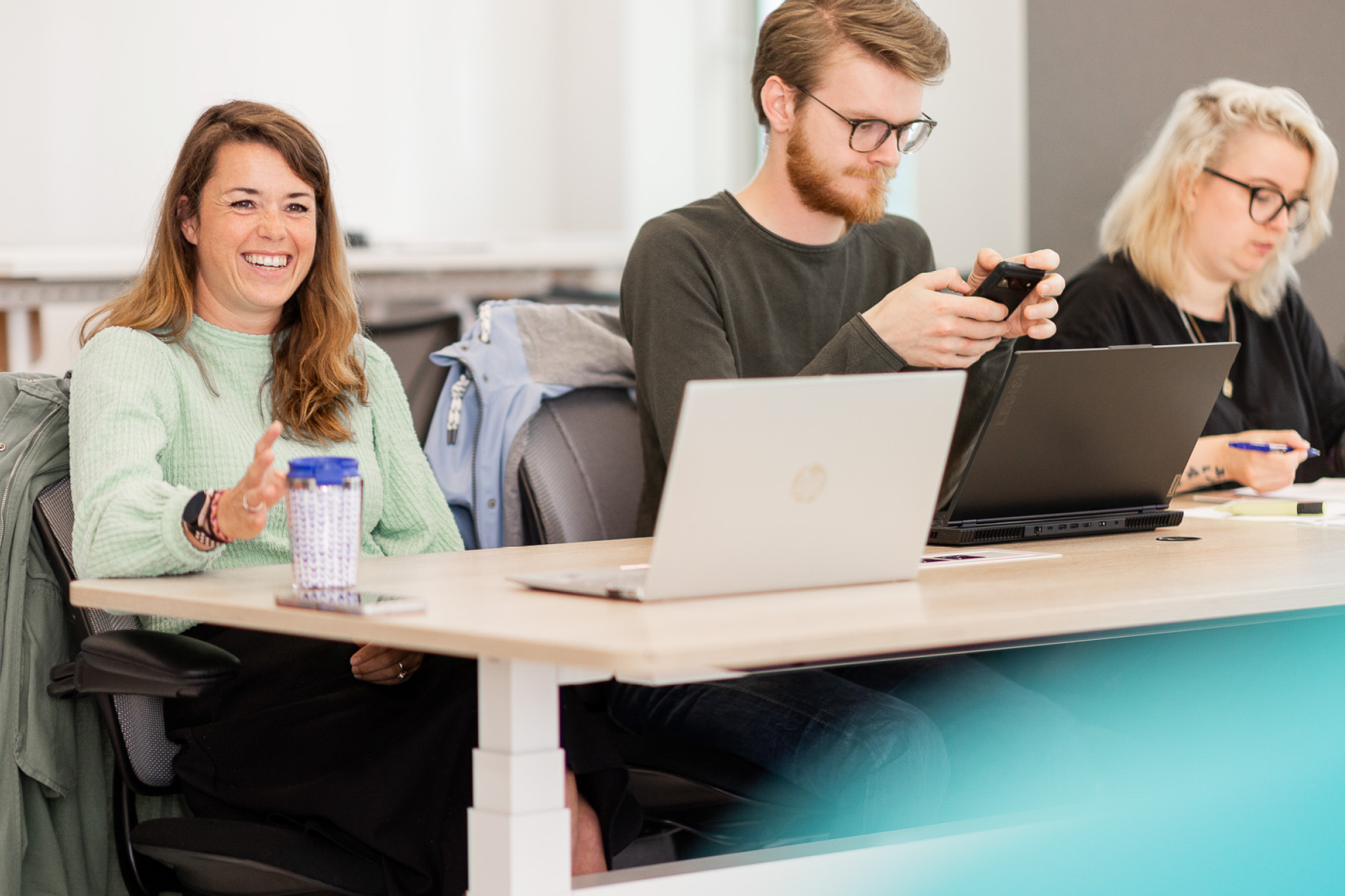 Studenten van deeltijdopleiding Social Work zitten in klaslokaal_image_1