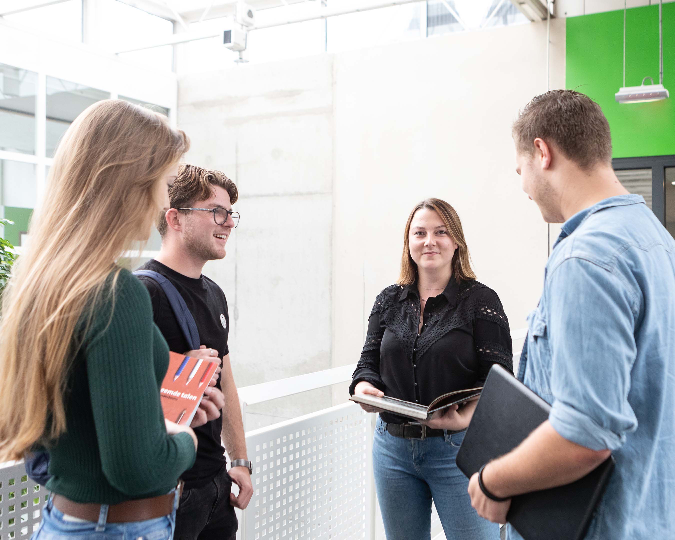 Studenten in overleg