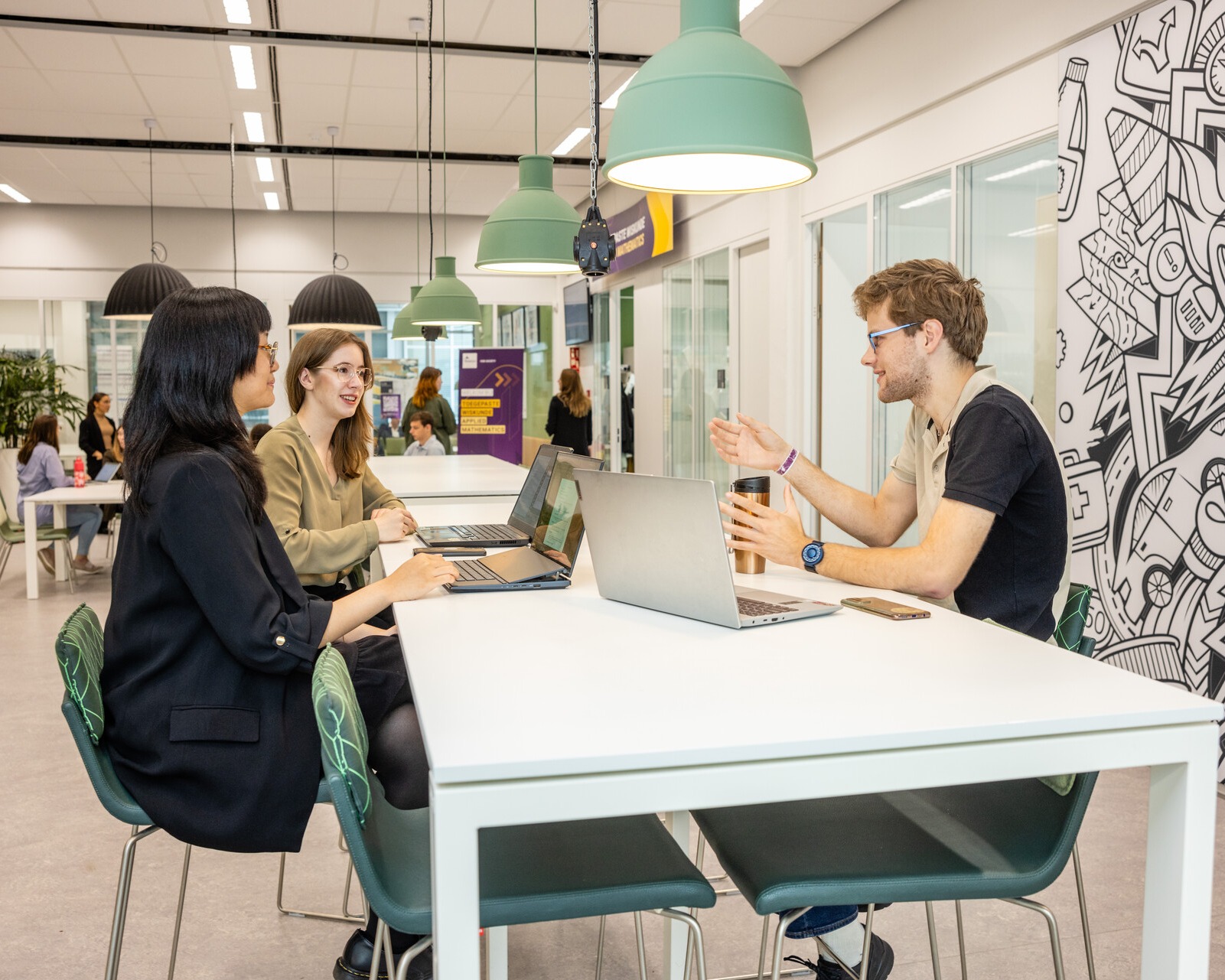 Studenten van Toegepaste Wiskunde werken samen