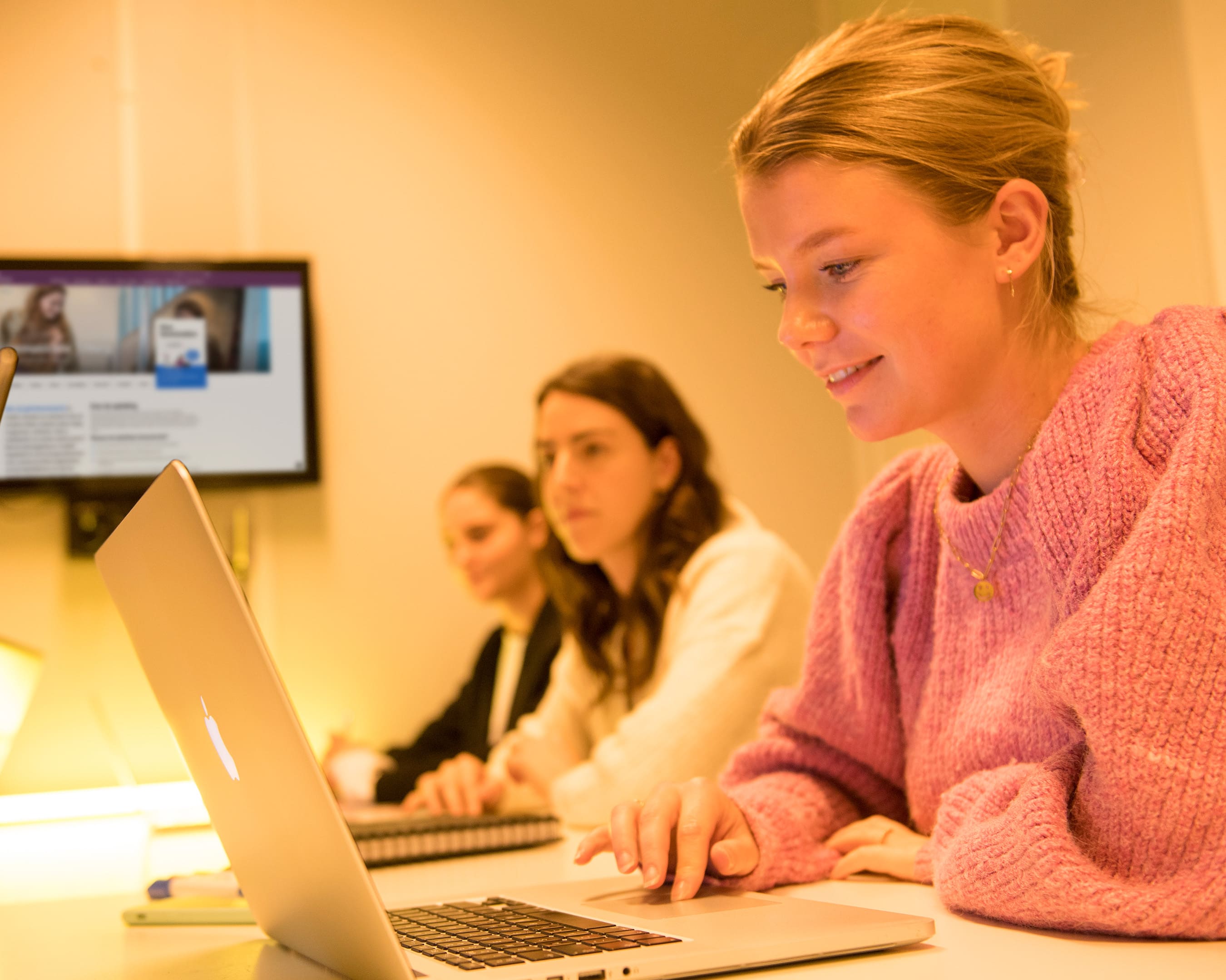 Fontys Communicatie studenten aan het werk