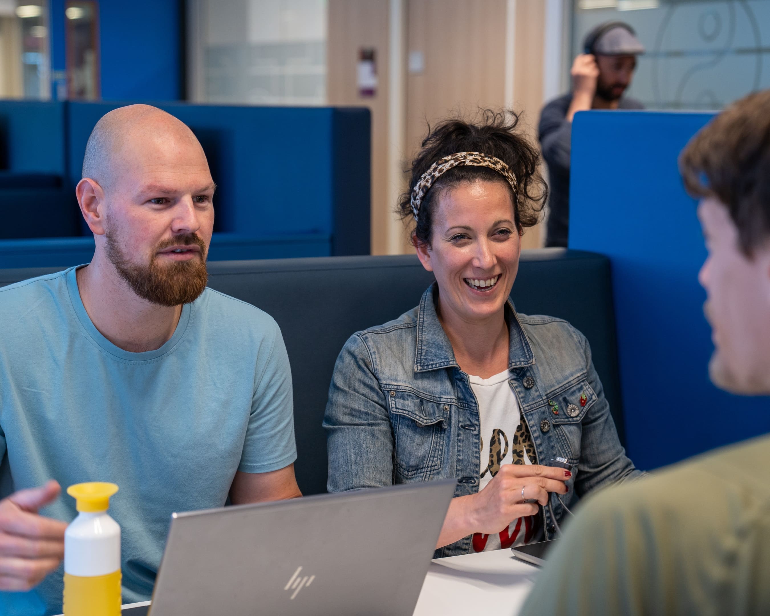 Studenten van de masteropleiding Leraar Nederlands in gesprek