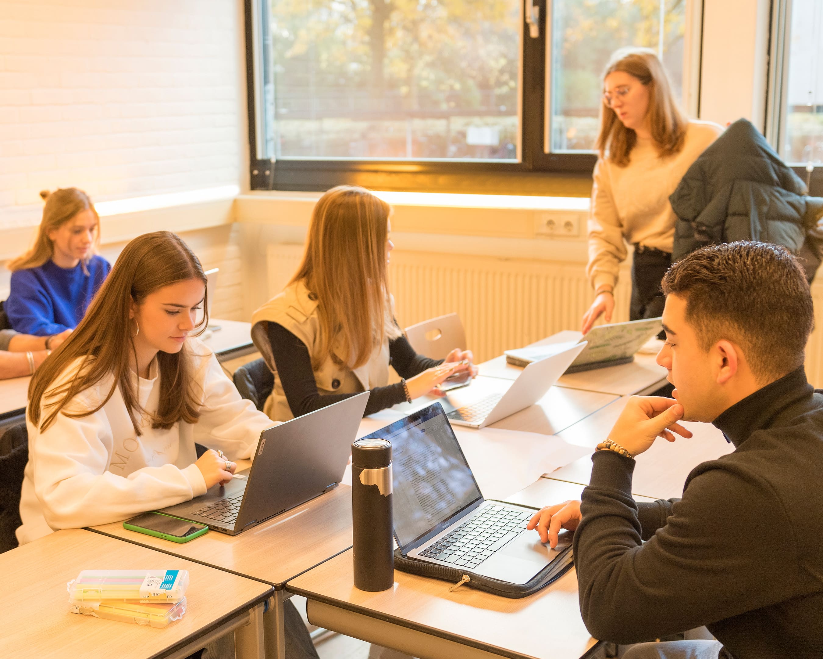 Fontys Communicatie studenten tijdens een les