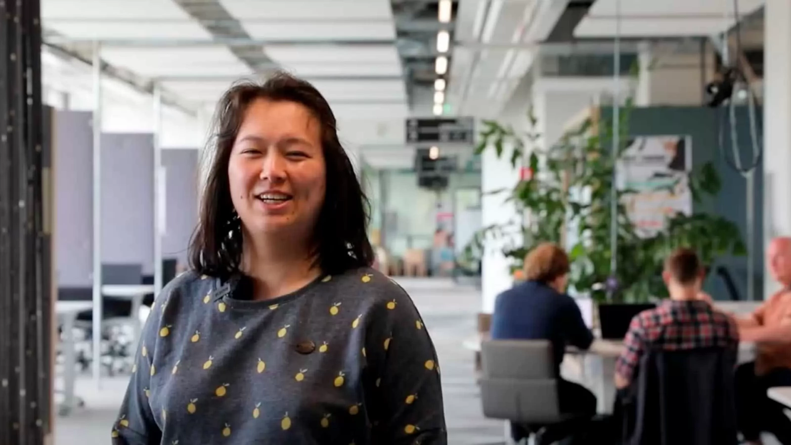 In this video, course participant Lianne shares her positive experience of the 18-week Data Driven Business lab course