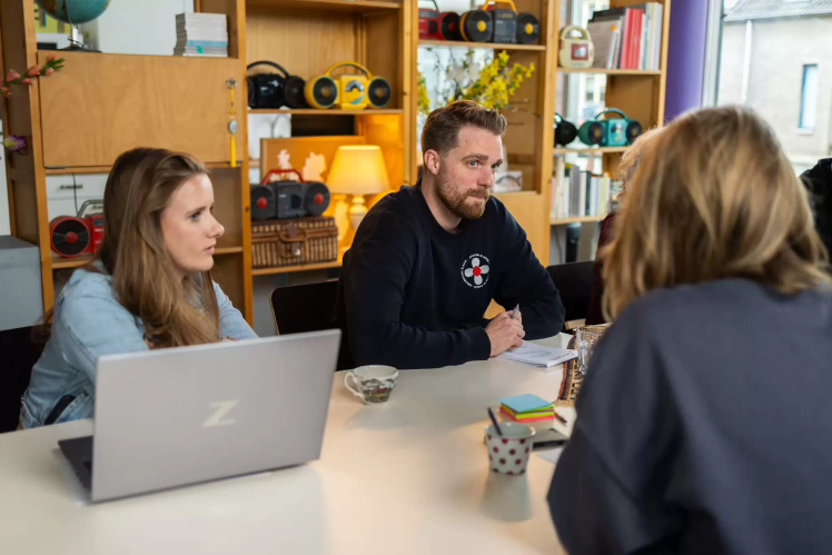 Studenten aan het werk in de praktijk