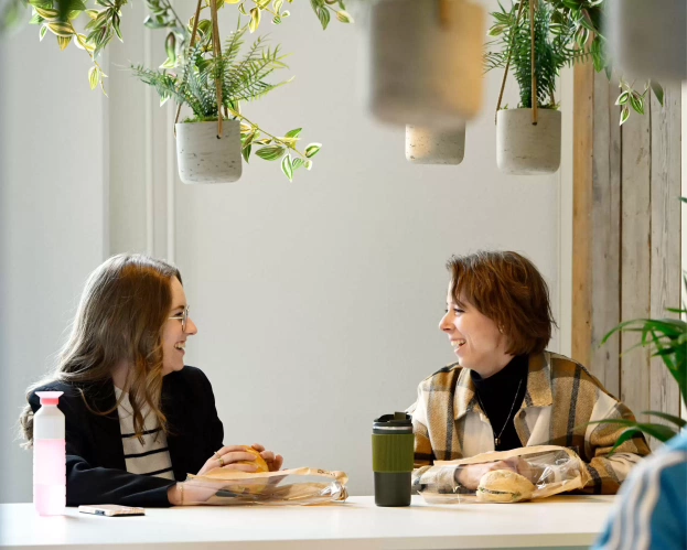 Student Gezondheid praat met docent