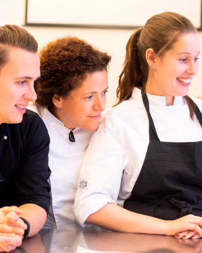 Docent en studenten opleiding Leraar Consumptieve Techniek