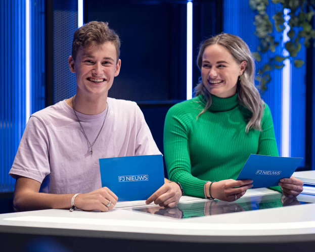 Student van opleiding Journalistiek is aan het oefenen