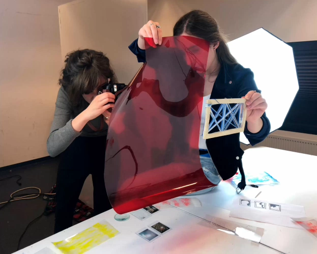 studnenen aan het werk in de fotostudio