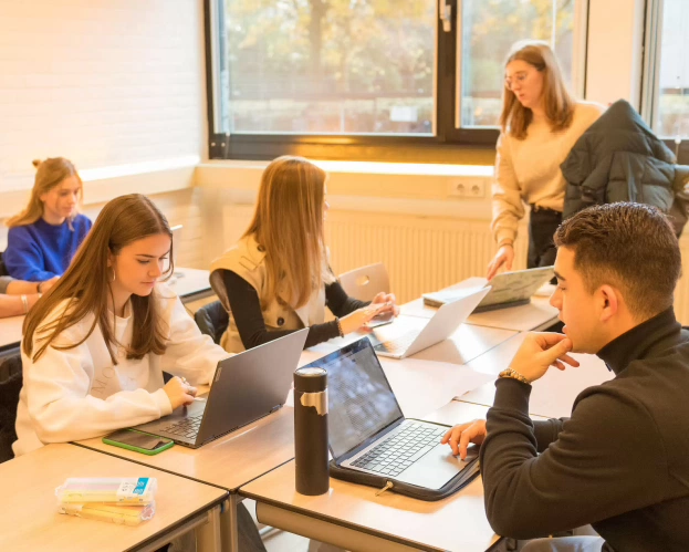 Fontys Communicatie studenten tijdens een les