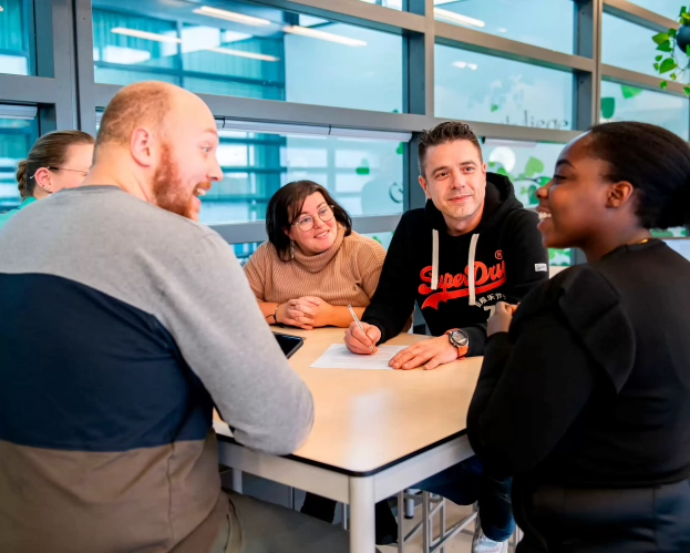 Studenten Master Leren Innoveren in overleg